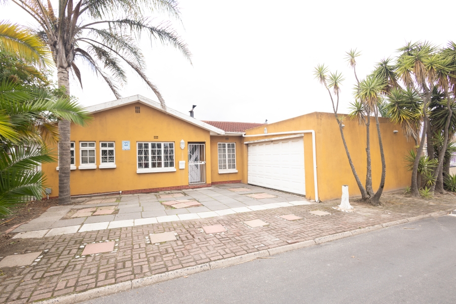 3 Bedroom Property for Sale in Bernadino Heights Western Cape